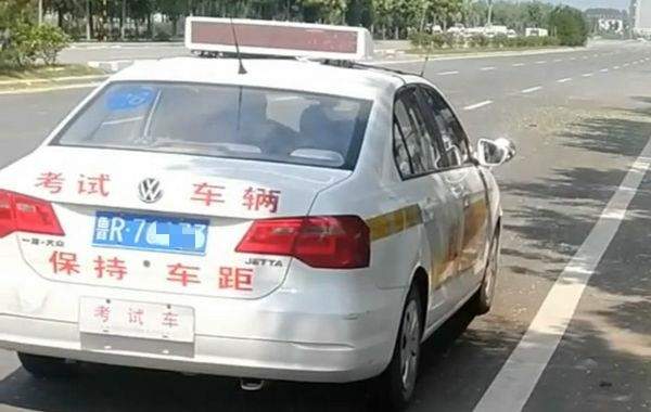 科目三怎样靠边停车(科目三怎样靠边停车呢)